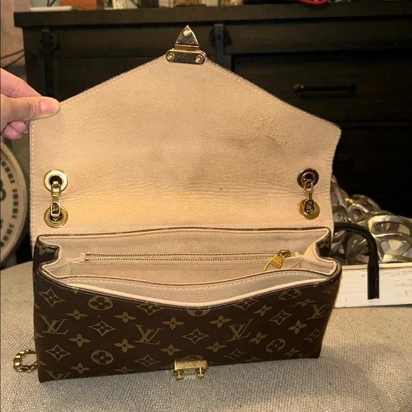 Louis Vuitton Pallas Chain Shoulder Monogram bag authentic - Picture 10 of 17